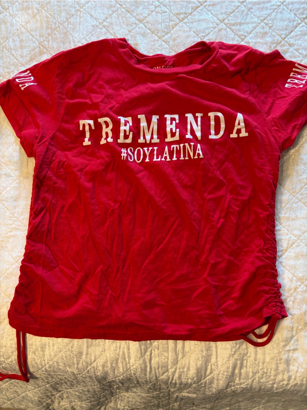Red 'TREMEANDA' Graphic Tee